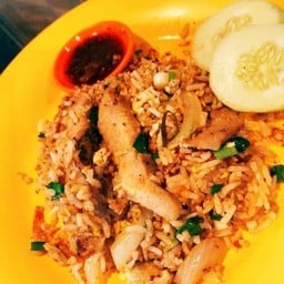 ้ข้าวผัดแจ่วคอหมูย่าง