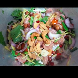 ยำแหนมสด