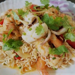 ยำมาม่าซีฟู้ด