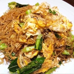 ผัดซีอิ๊วเส้นหมี่หมู