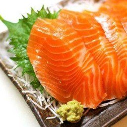แซลมอนซาชิมิ