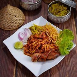 ข้าวซอยคั่วแห้งไส้อั่ว