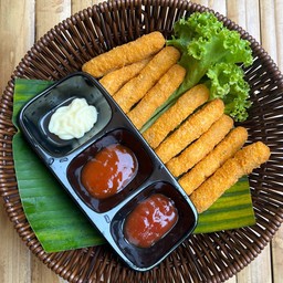 นักเก็ตไก่สติ๊กข้าวโพด