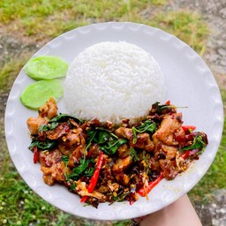 ข้าวกะเพราหมูนุ่ม