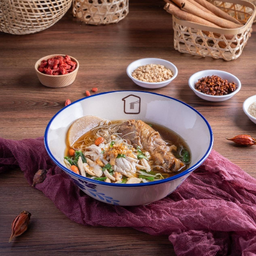 ก๋วยเตี๋ยวน่องไก่ตุ๋น