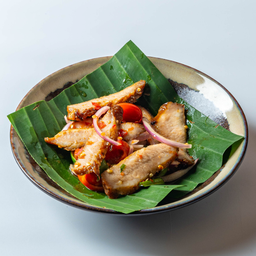 ยำคอหมูย่าง Spicy Salad with Grilled Pork Neck