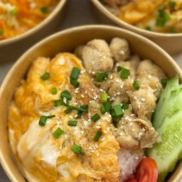 ข้าวไข่ข้นไก่กระเทียม