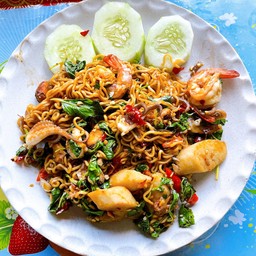 มาม่ากะเพรารวมทะเล