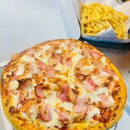 พิซซ่าหน้าสโมกกี้เบคอน