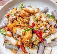 ตำไหลบัวหมูกรอบ