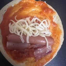 โตเกียวพิซซ่า + เบคอน + ไส้กรอก + ชีส