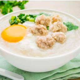 โจ๊กหมูใส่ไข่