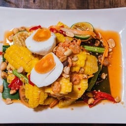 ตำข้าวโพดไข่เค็ม