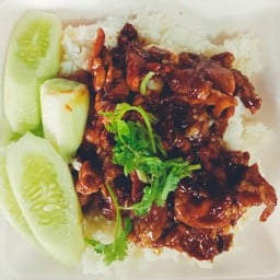 หมูกระเทียมราดข้าว