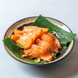 ยำแซลม่อน Salmon Spicy Salad