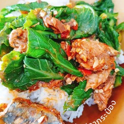 ข้าวคะน้าปลากระป๋อง