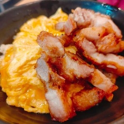 ข้าวไข่ข้นหมูทอด