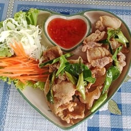 สามชั้นทอดใบมะกรูด