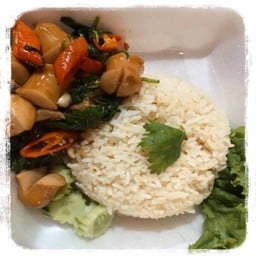 ข้าวกะเพราไส้กรอก