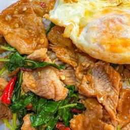 กระเพราหมูชิ้น