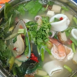 ต้มยำทะเลหม้อไฟ