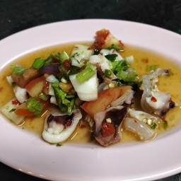 ยำคางปลาหมึก