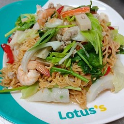ยำมาม่าแซ่บๆ(อีสานพาเพลิน)