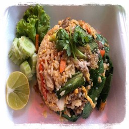 ข้าวผัดเนื้อ