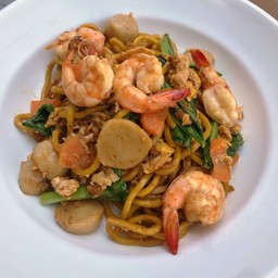 หมี่เหลืองผัดซีอิ๊ว กุ้ง