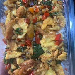 ไข่เจียวกะเพราราดข้าว