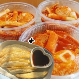ชุดอร่อย เกี๊ยวทอดเกาหลี 3 ชิ้น+ต๊อกบกกี 1 ถ้วย