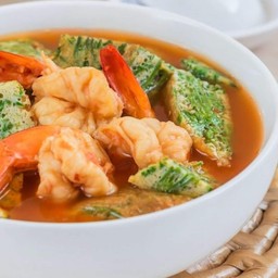 แกงส้มไข่ชะอมกุ้ง