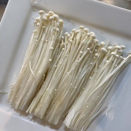 เห็ดเข็มทอง