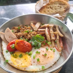 CB 4 Thai eggs in pan