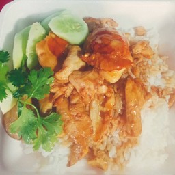 ไก่หวานไข่เค็มราดข้าว