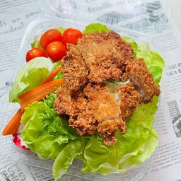 สลัดปลาดอลลี่ทอด