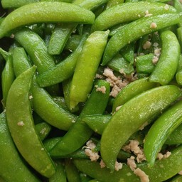 ผัดถั่วหวานหมูสับ