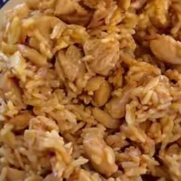 ข้าวผัดคลุกกระเทียมหมูชิ้น