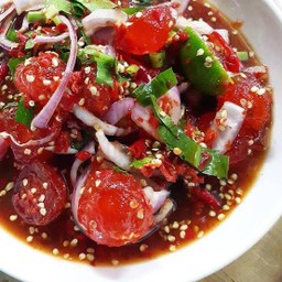 ยำไข่แดงเค็ม