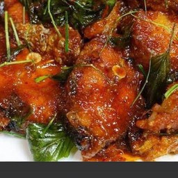 กระเพาปลาดุกกรอบ