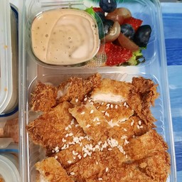 ข้าวหน้าหมูทอด+สลัด+น้ำสลัดงาคั่วญี่ปุ่น