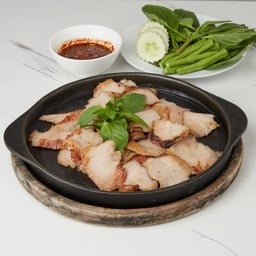 คอหมูย่างกระทะร้อน