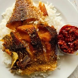 ข้าวปลาแกะ ราดพริกแกง