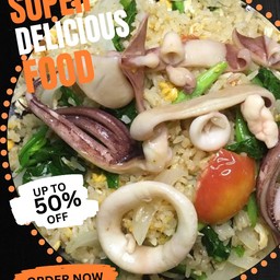 ราชาข้าวผัดหมึกสดทรงเครื่อง (กลาง)