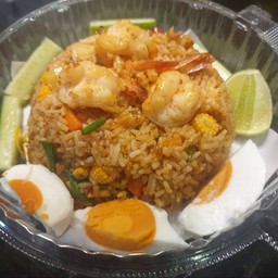 ข้าวผัดพริกเผากุ้งไข่เค็ม