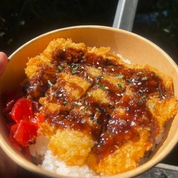 ข้าวหน้าหมูทงคัตสึราดซอสทงคัตสึ