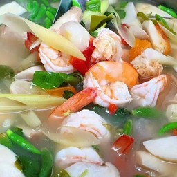 ต้มยำรวมมิตรน้ำใส