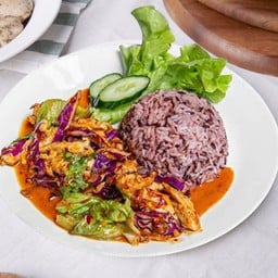 ข้าวสเต็กไก่ผัดพริกเผา 390 kcal