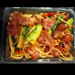 สปาเก็ตตี้พริกแห้งเบค่อน