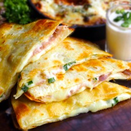 เกาด้าชีส & เกซาดียาทรัฟเฟิล